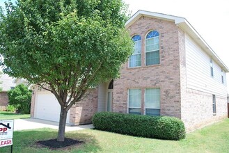12221 Shadow Wood Trail in Burleson, TX - Building Photo - Building Photo