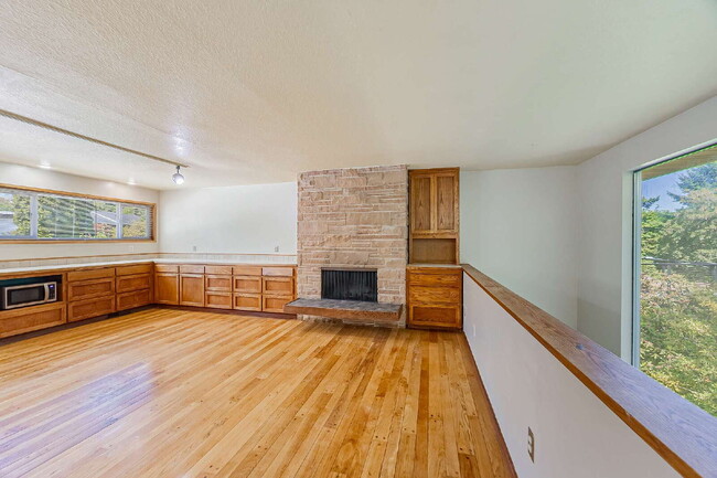 222 Olympic Way in Kent, WA - Building Photo - Building Photo