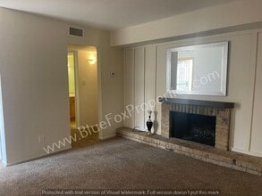 1600 N Wilmot Rd in Tucson, AZ - Building Photo - Building Photo