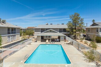 Ridgecrest Springs in Ridgecrest, CA - Foto de edificio - Building Photo