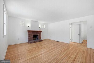 734 Sunnyside Ave in Trooper, PA - Building Photo