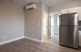 6899 Post Rd in North Kingstown, RI - Foto de edificio - Building Photo