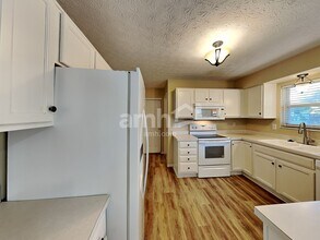 712 Moreno Dr in Reynoldsburg, OH - Foto de edificio - Building Photo