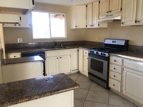 7701 Rotherton Way in Sacramento, CA - Building Photo - Building Photo