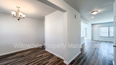 993 Deaton Dr in Fuquay Varina, NC - Foto de edificio - Building Photo