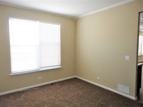 2442 Riva Ridge Rd in Montgomery, IL - Building Photo - Building Photo