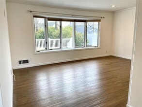 220 Central Park Rd in Plainview, NY - Building Photo - Building Photo