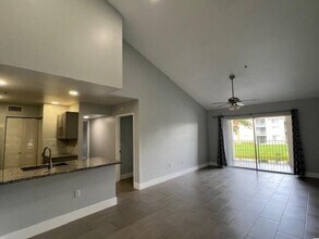 7904 Sonoma Springs Cir in Greenacres, FL - Building Photo - Building Photo