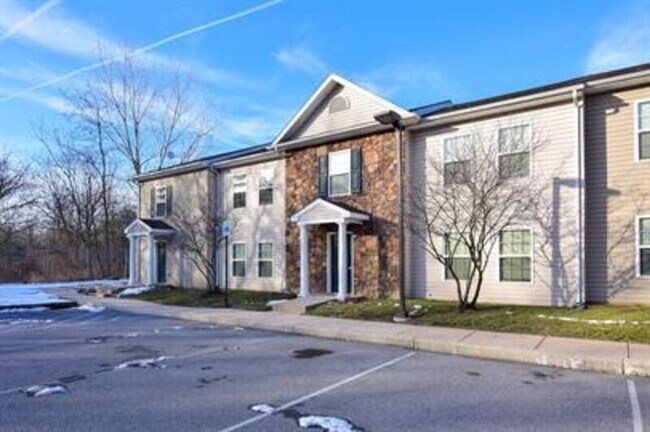 1012 Hot Pt Cmns in Shippensburg, PA - Building Photo - Building Photo