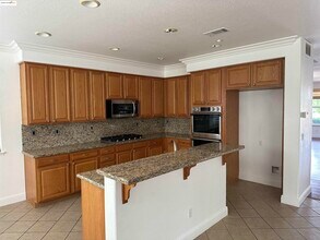 2814 Pasatiempo Dr in Brentwood, CA - Building Photo - Building Photo