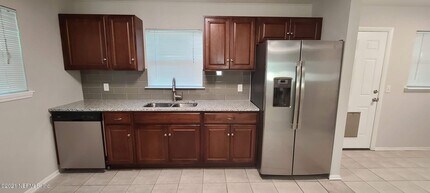 325 Royal Palms Dr in Atlantic Beach, FL - Building Photo - Building Photo