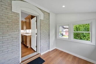 9 Olive St in Windsor Locks, CT - Building Photo - Building Photo