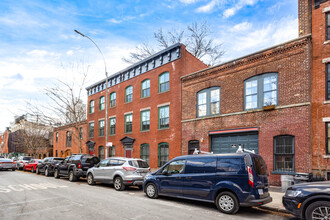 434 Waverly Ave in Brooklyn, NY - Foto de edificio - Building Photo