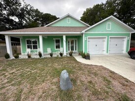 104 Second Ave SW in Fort Walton Beach, FL - Building Photo