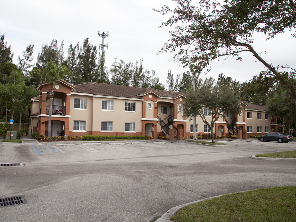 The Cove II at Briar Bay in West Palm Beach, FL - Foto de edificio