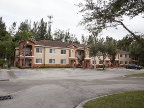The Cove II at Briar Bay in West Palm Beach, FL - Building Photo - Building Photo