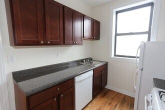 836 W Waveland in Chicago, IL - Building Photo - Building Photo