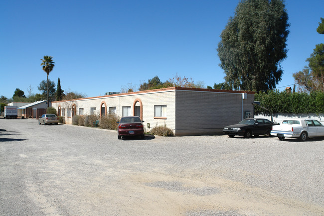 Grand Treat Apartments in Tucson, AZ - Building Photo - Building Photo