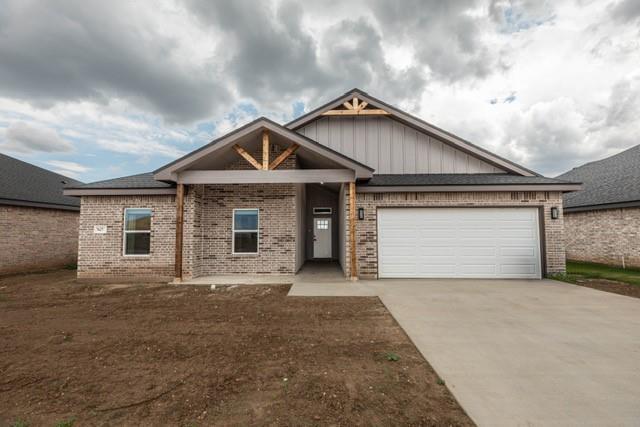 property at 7627 Hudson Wy