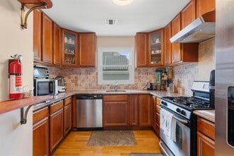 318 77th St in North Bergen, NJ - Building Photo - Building Photo