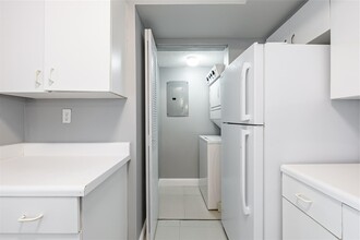 291 W 79th Pl, Unit C-308 in Hialeah, FL - Foto de edificio - Building Photo