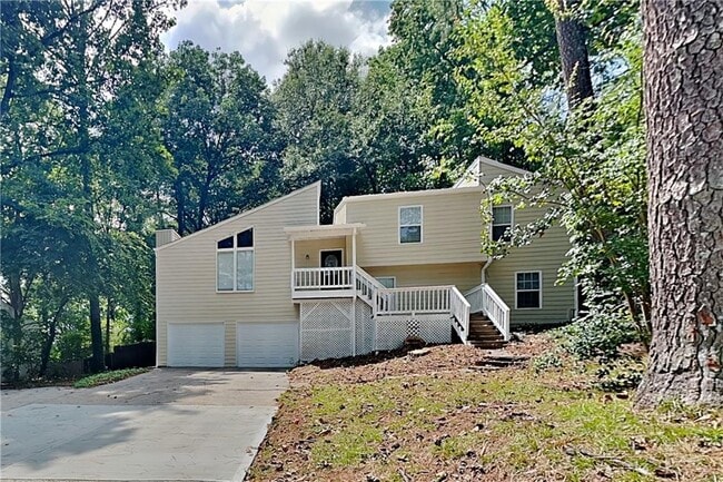 property at 3929 Lookout Point Dr
