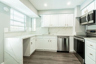 4502 Parrot Ave in Naples, FL - Building Photo - Building Photo