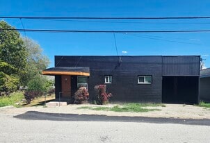 103A S 2nd St W in Chewelah, WA - Building Photo