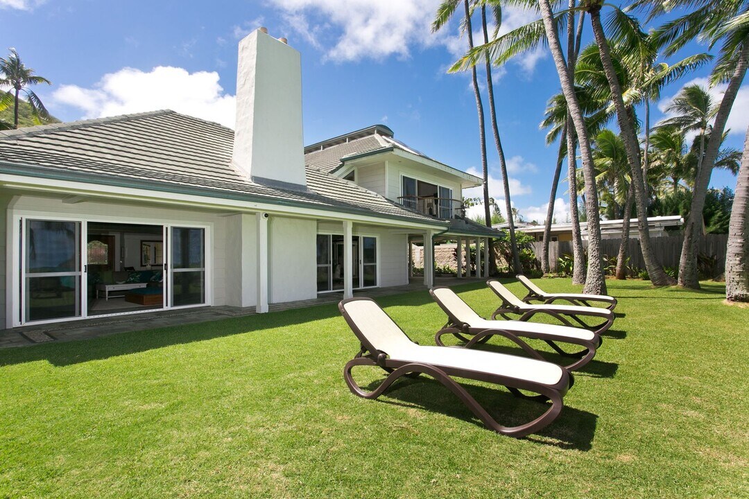 1600 Mokulua Dr in Kailua, HI - Building Photo