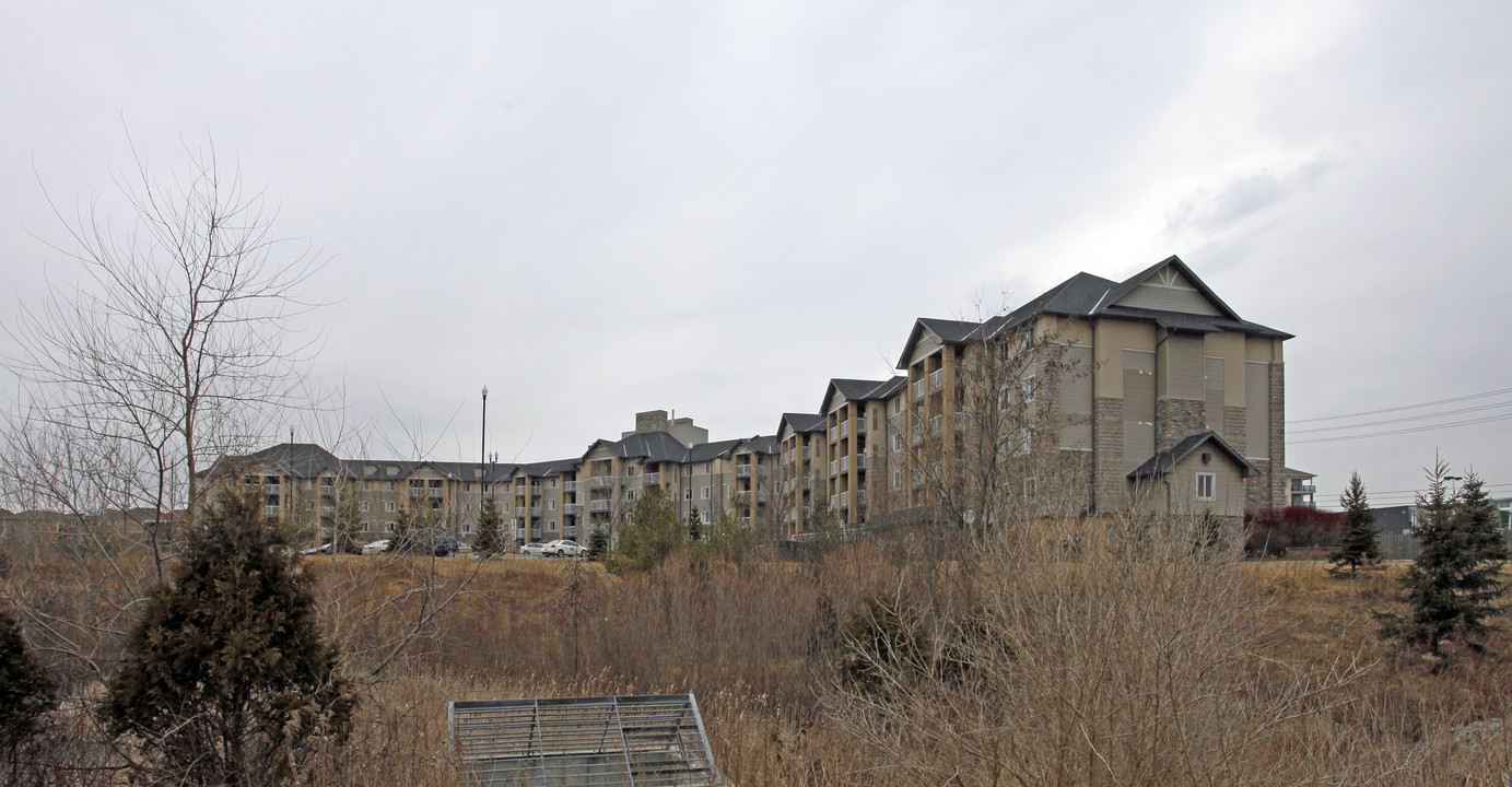 St. Clair Pointe in Toronto, ON - Building Photo