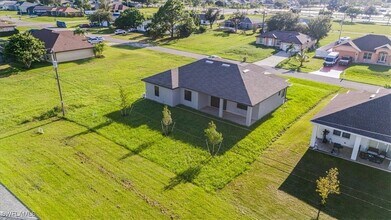 1417 NE 17th Ave in Cape Coral, FL - Foto de edificio - Building Photo
