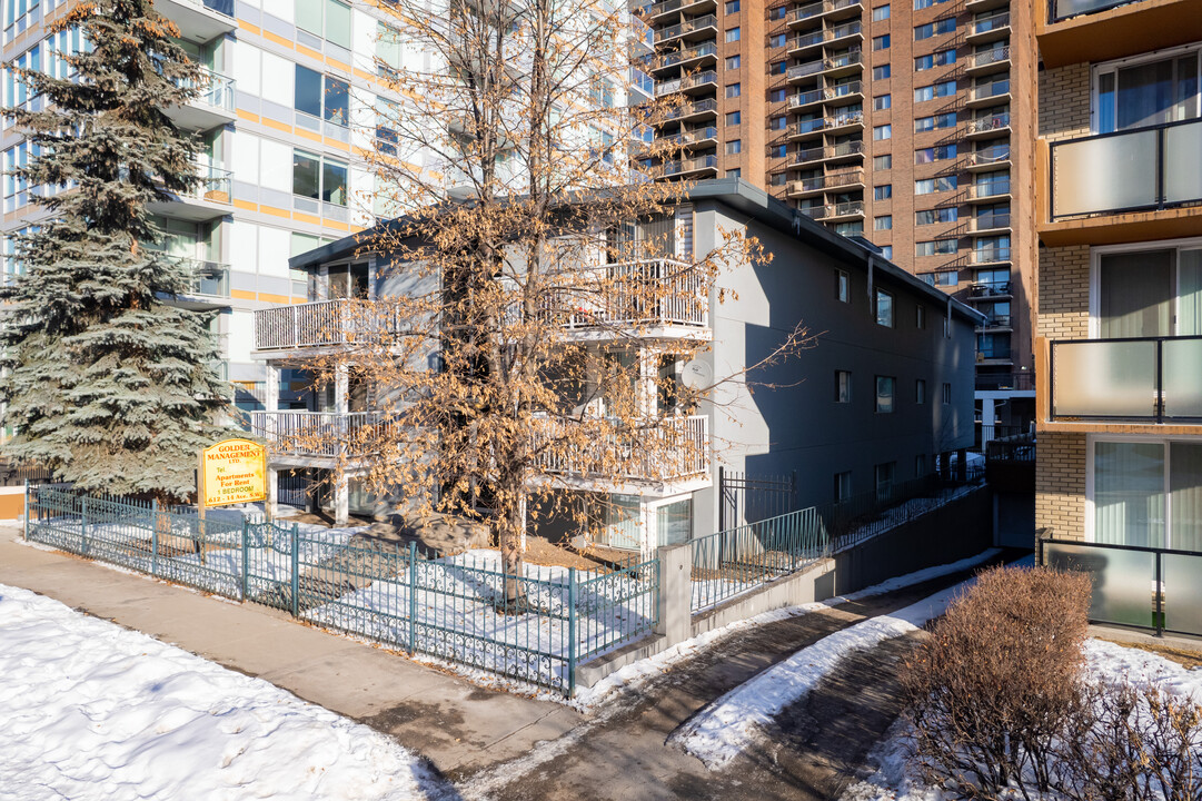 612 14th Ave SW in Calgary, AB - Building Photo