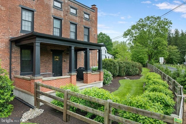 property at 2406 Upper Ridge Rd