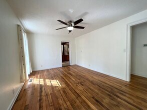 3033 Lake Ave in Hapeville, GA - Foto de edificio - Building Photo