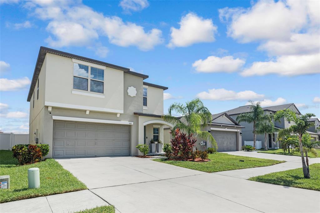 997 7th Ave NW in Ruskin, FL - Building Photo