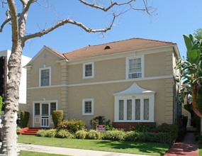 124 S Canon Dr in Beverly Hills, CA - Building Photo - Building Photo