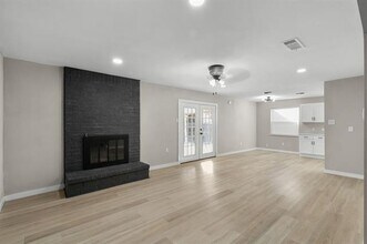 1002 Wembley Rd in Arlington, TX - Building Photo - Building Photo