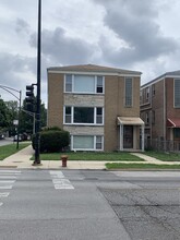 5801 W Addison St in Chicago, IL - Building Photo - Building Photo