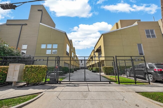 property at 405 Meadow St