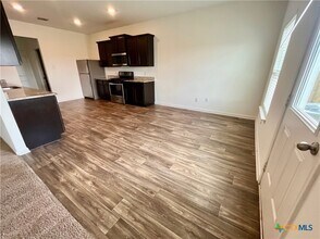 3911 Trail de Paris in New Braunfels, TX - Building Photo - Building Photo