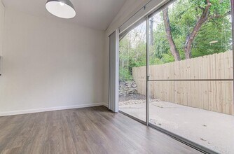2301 Metcalfe Rd in Austin, TX - Building Photo - Building Photo