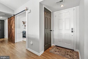 33 Birchwood Dr in Evesham, NJ - Building Photo