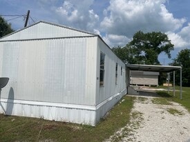 1484 Joe Miller Rd in Lake Charles, LA - Building Photo