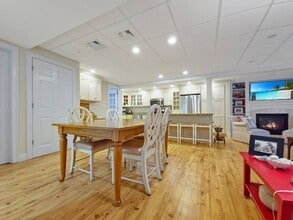 111 Shore Dr in Mashpee, MA - Building Photo - Building Photo