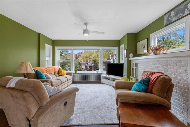 2447 N Kildare Ave in Chicago, IL - Building Photo - Building Photo