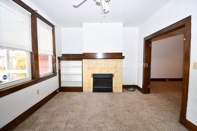 1832 Crafton Blvd, Unit 1832A in Pittsburgh, PA - Building Photo - Building Photo