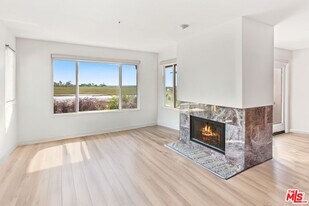 4297 Carpinteria Ave in Carpinteria, CA - Building Photo