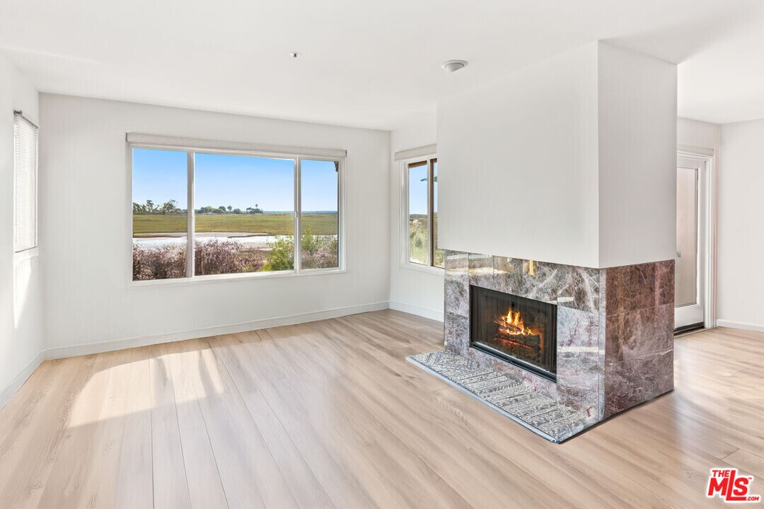 4297 Carpinteria Ave in Carpinteria, CA - Building Photo