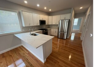 122 Cross St, Unit 6 in Somerville, MA - Building Photo - Building Photo