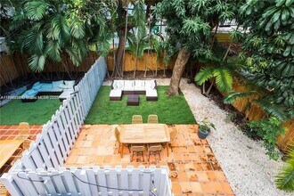 426 NE 26th St, Unit 1 in Miami, FL - Building Photo - Building Photo